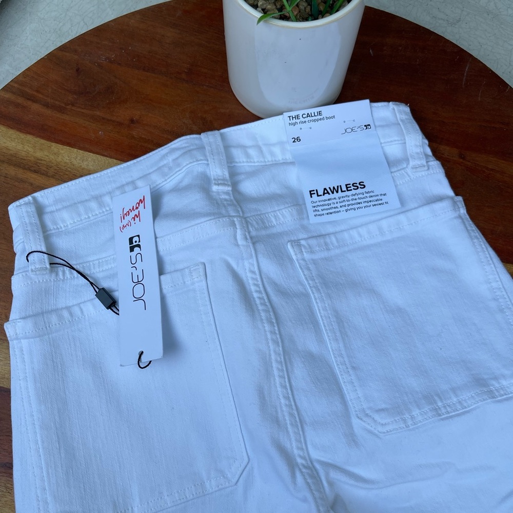 Joie Crisp Cropped White Boot Cut Jeans - Picture 10 of 10